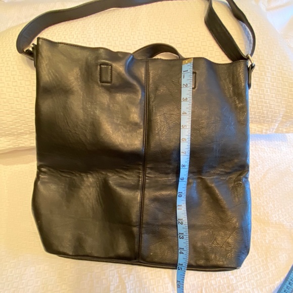 Neiman Marcus Executive Messenger Tote - Picture 3 of 10